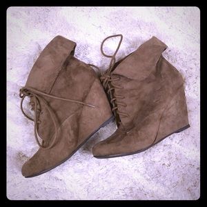 Nine West Brown Wedges 💞 Reposh 💞